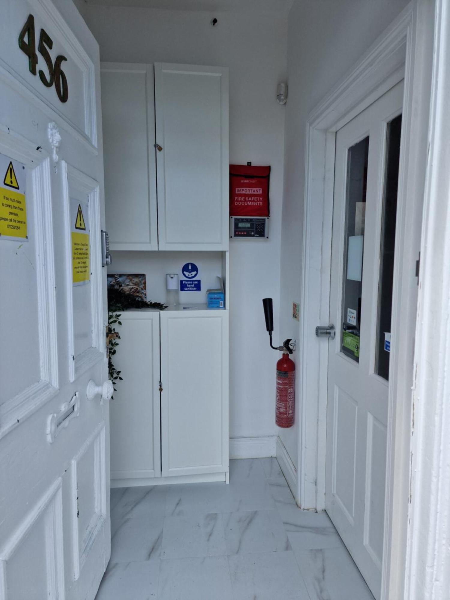 Aunty Katie'S House, Ni Tourist Board Certified & Located On The Main Oldpark Road To Belfast, With Free Continental Breakfast & Free Ultra Fast Sky Internet, Free Sky Sports & Free Sky Cinema, Self-Check In After 10Pm Gmt Hostel Екстериор снимка