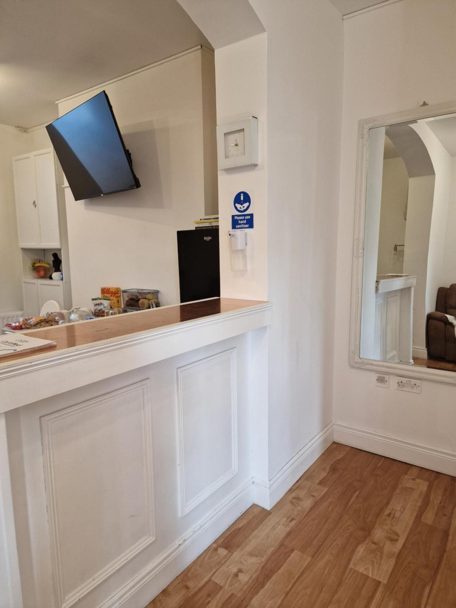 Aunty Katie'S House, Ni Tourist Board Certified & Located On The Main Oldpark Road To Belfast, With Free Continental Breakfast & Free Ultra Fast Sky Internet, Free Sky Sports & Free Sky Cinema, Self-Check In After 10Pm Gmt Hostel Екстериор снимка