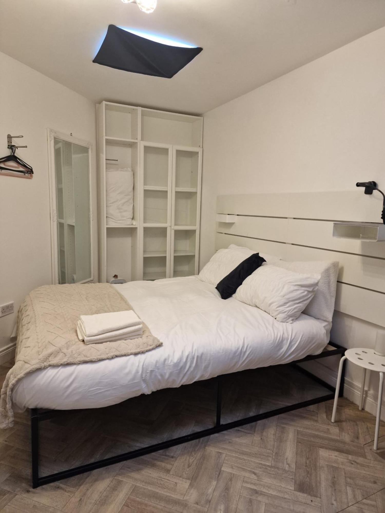 Aunty Katie'S House, Ni Tourist Board Certified & Located On The Main Oldpark Road To Belfast, With Free Continental Breakfast & Free Ultra Fast Sky Internet, Free Sky Sports & Free Sky Cinema, Self-Check In After 10Pm Gmt Hostel Екстериор снимка