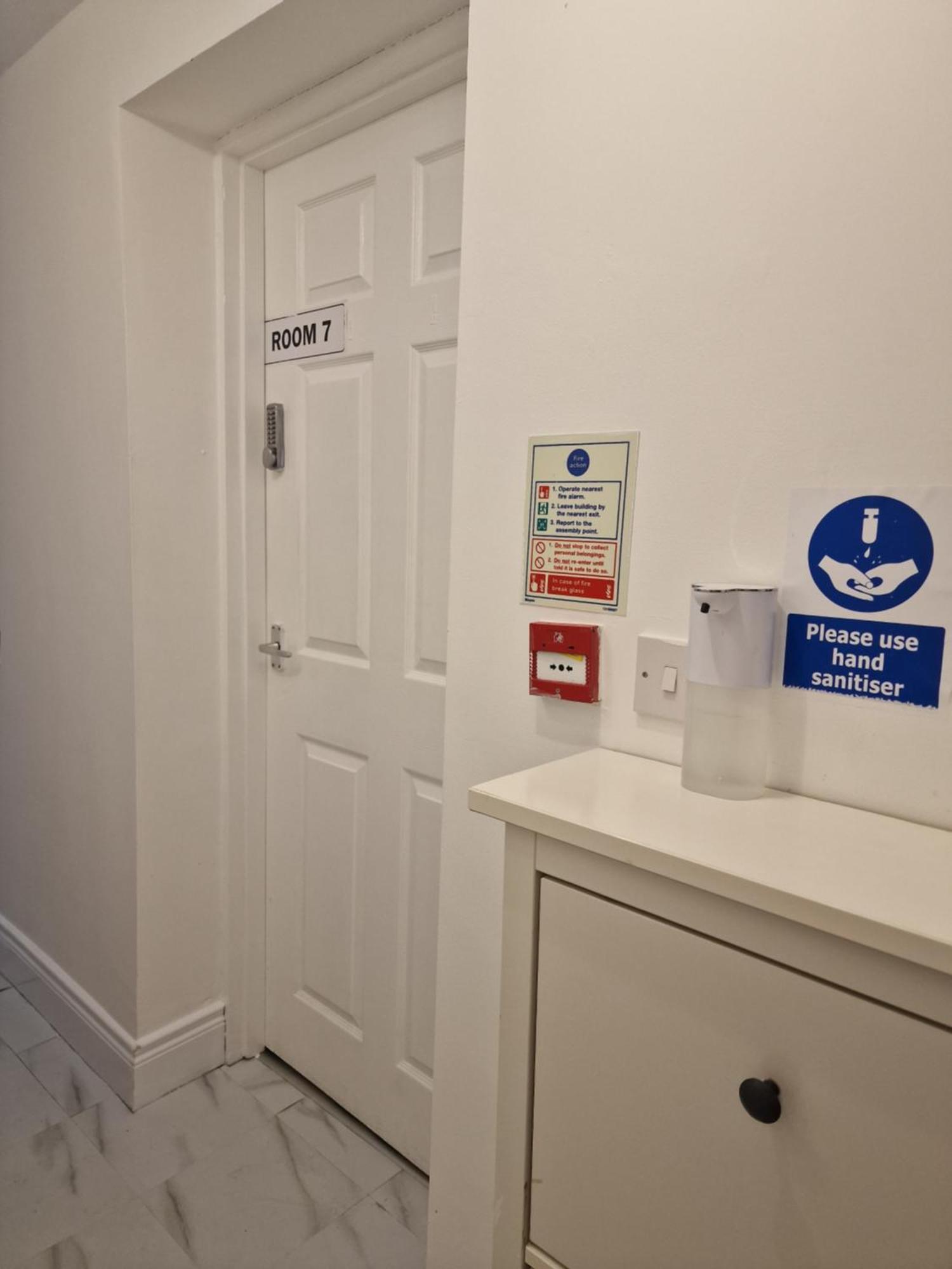 Aunty Katie'S House, Ni Tourist Board Certified & Located On The Main Oldpark Road To Belfast, With Free Continental Breakfast & Free Ultra Fast Sky Internet, Free Sky Sports & Free Sky Cinema, Self-Check In After 10Pm Gmt Hostel Екстериор снимка