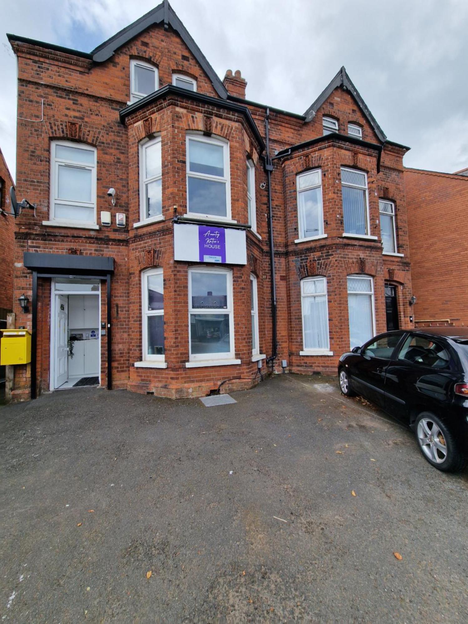 Aunty Katie'S House, Ni Tourist Board Certified & Located On The Main Oldpark Road To Belfast, With Free Continental Breakfast & Free Ultra Fast Sky Internet, Free Sky Sports & Free Sky Cinema, Self-Check In After 10Pm Gmt Hostel Екстериор снимка