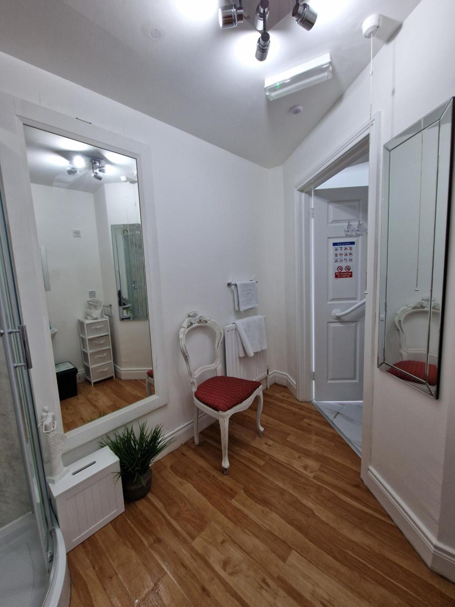 Aunty Katie'S House, Ni Tourist Board Certified & Located On The Main Oldpark Road To Belfast, With Free Continental Breakfast & Free Ultra Fast Sky Internet, Free Sky Sports & Free Sky Cinema, Self-Check In After 10Pm Gmt Hostel Екстериор снимка