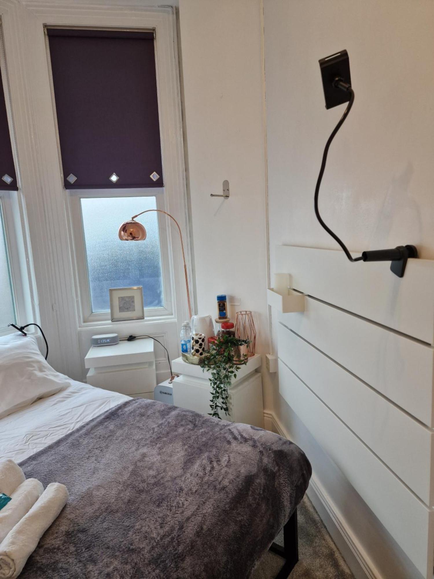 Aunty Katie'S House, Ni Tourist Board Certified & Located On The Main Oldpark Road To Belfast, With Free Continental Breakfast & Free Ultra Fast Sky Internet, Free Sky Sports & Free Sky Cinema, Self-Check In After 10Pm Gmt Hostel Екстериор снимка