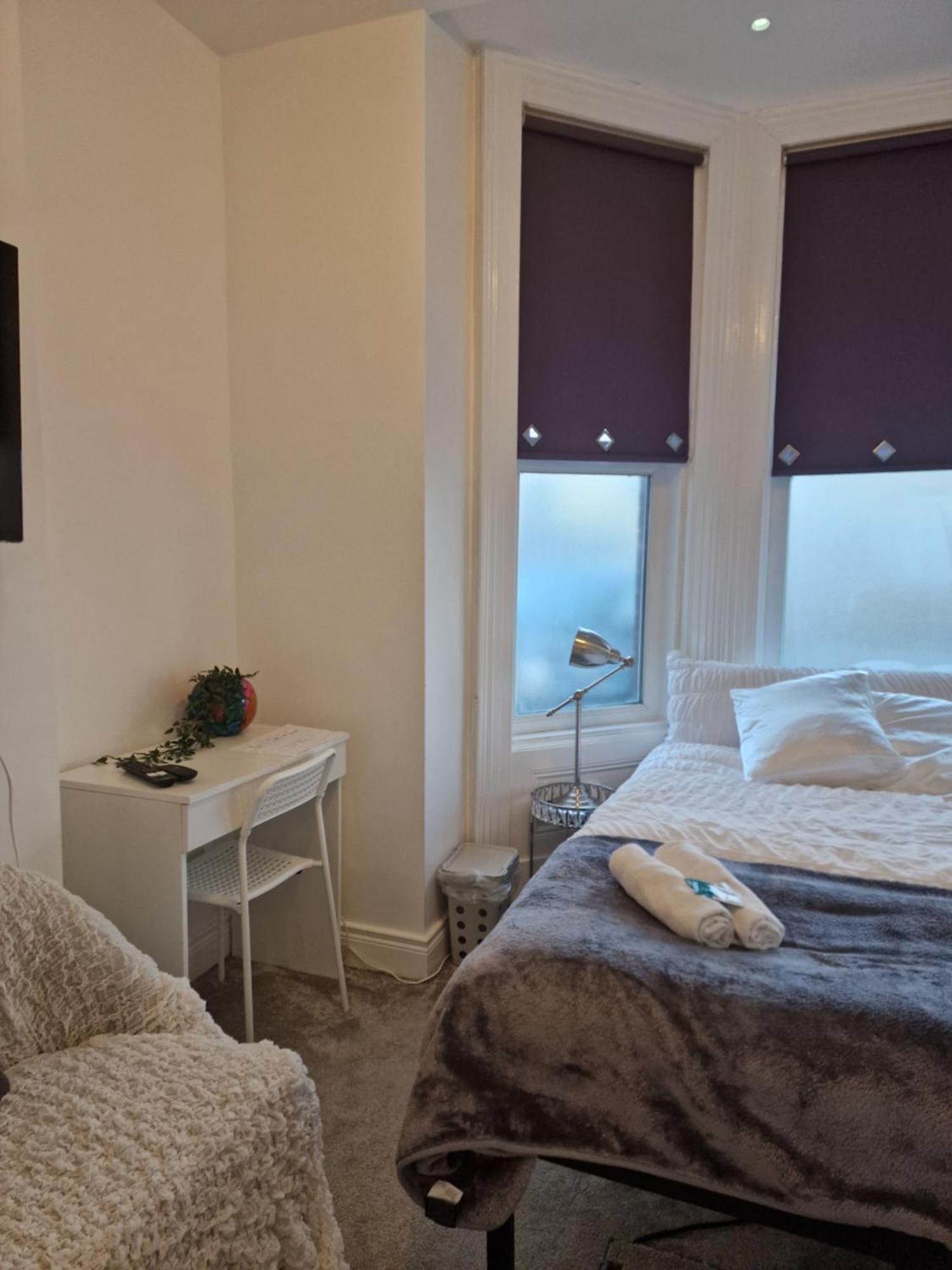 Aunty Katie'S House, Ni Tourist Board Certified & Located On The Main Oldpark Road To Belfast, With Free Continental Breakfast & Free Ultra Fast Sky Internet, Free Sky Sports & Free Sky Cinema, Self-Check In After 10Pm Gmt Hostel Екстериор снимка